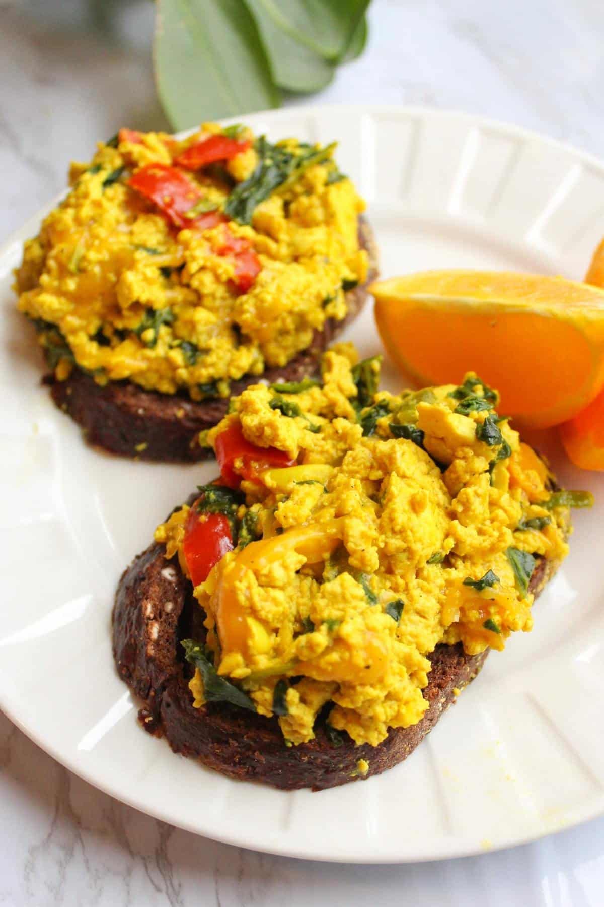 Vegan scrambled eggs on toast
