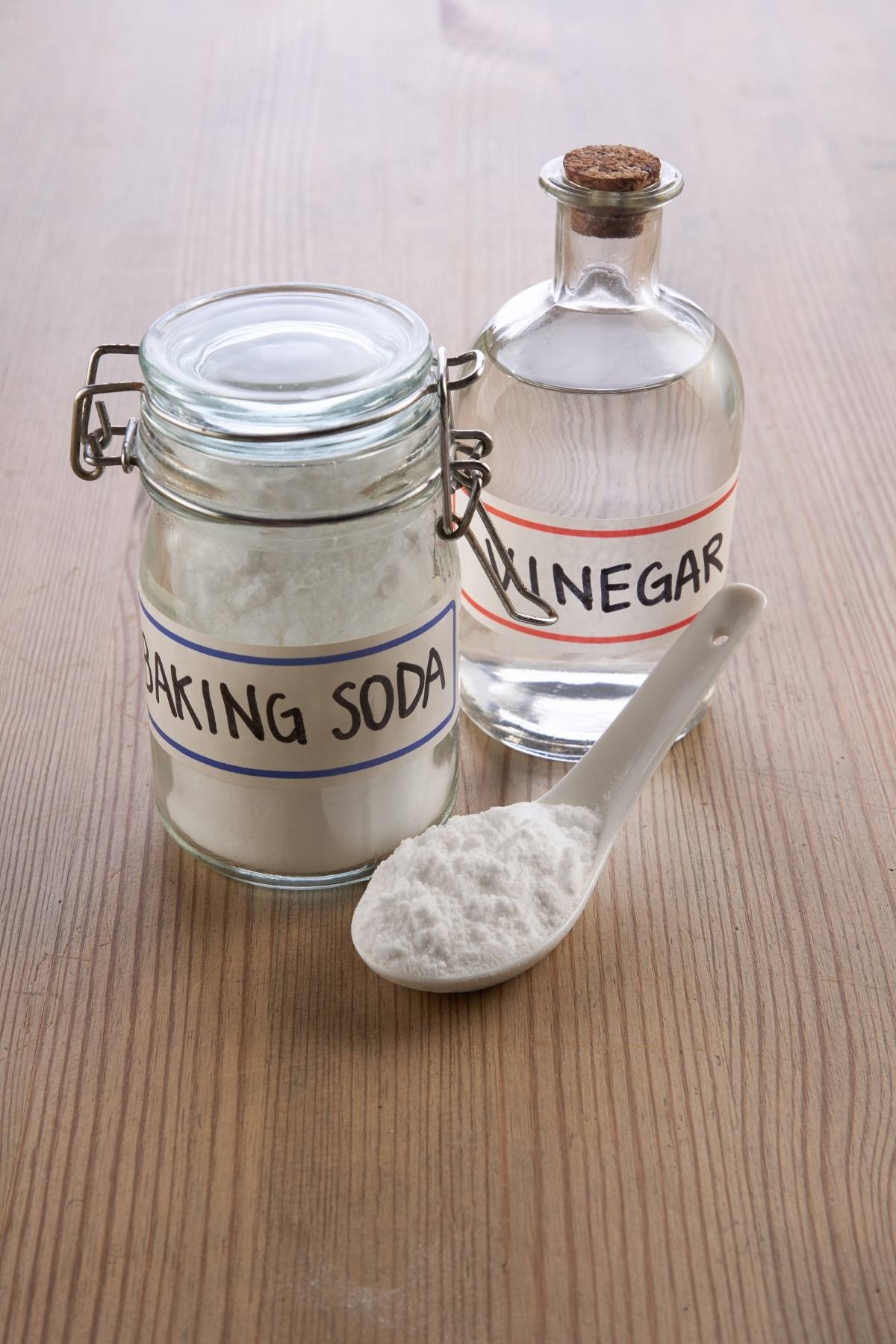 Baking soda and vinegar in glass jars