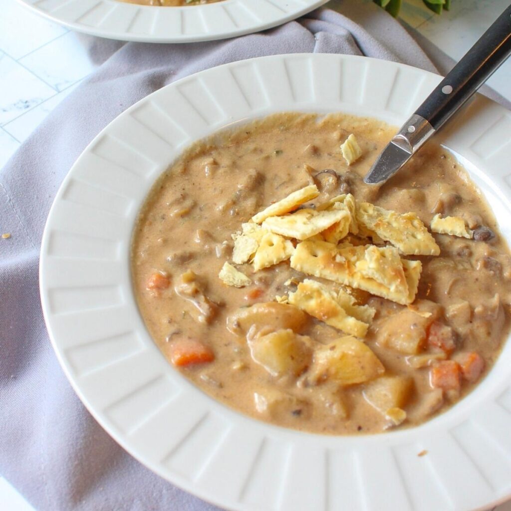 Hearty vegan clam chowder (New England) Damn Tasty Vegan